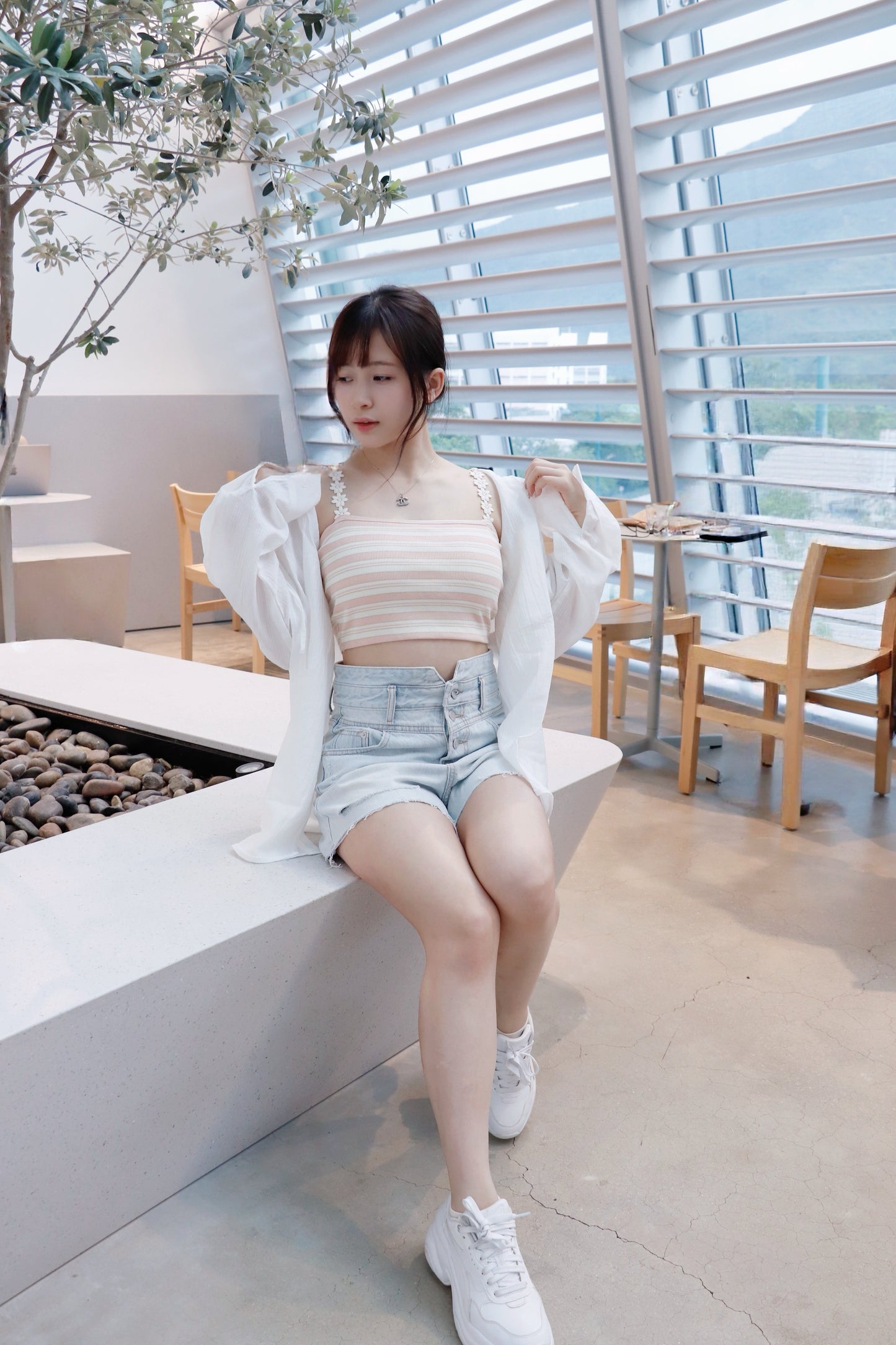 刺繡小花吊帶條紋 Bra Top