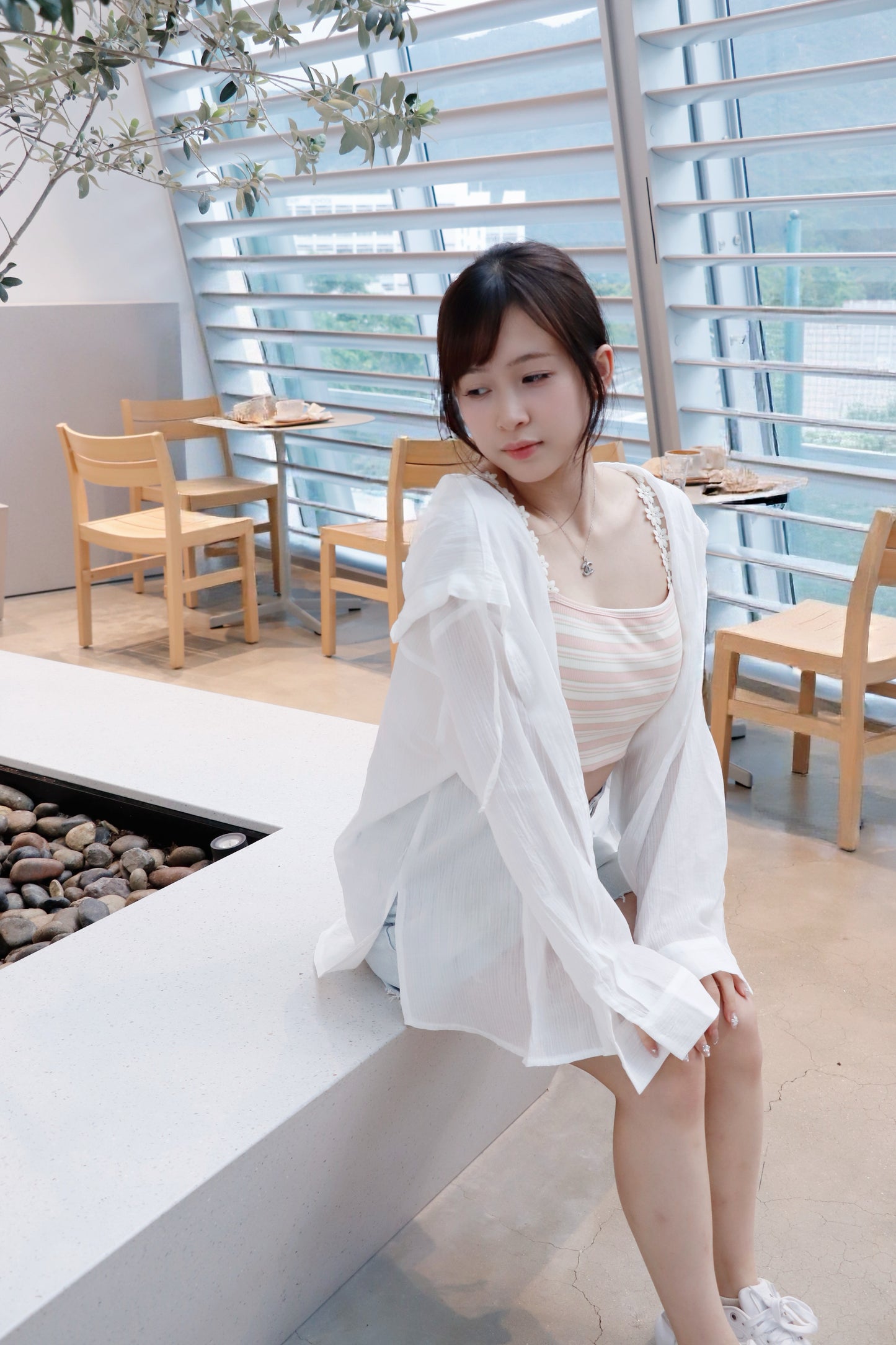 刺繡小花吊帶條紋 Bra Top