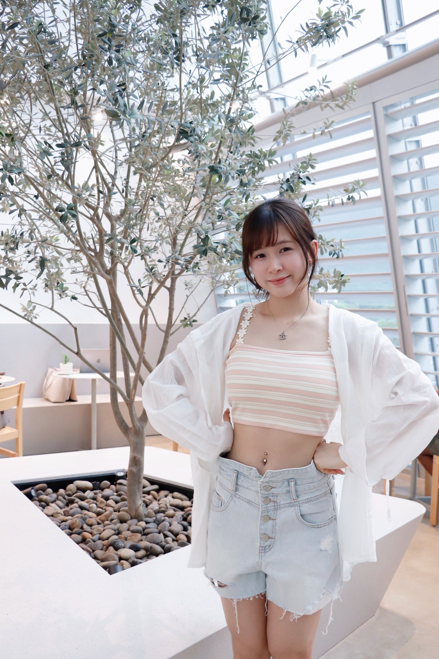 刺繡小花吊帶條紋 Bra Top