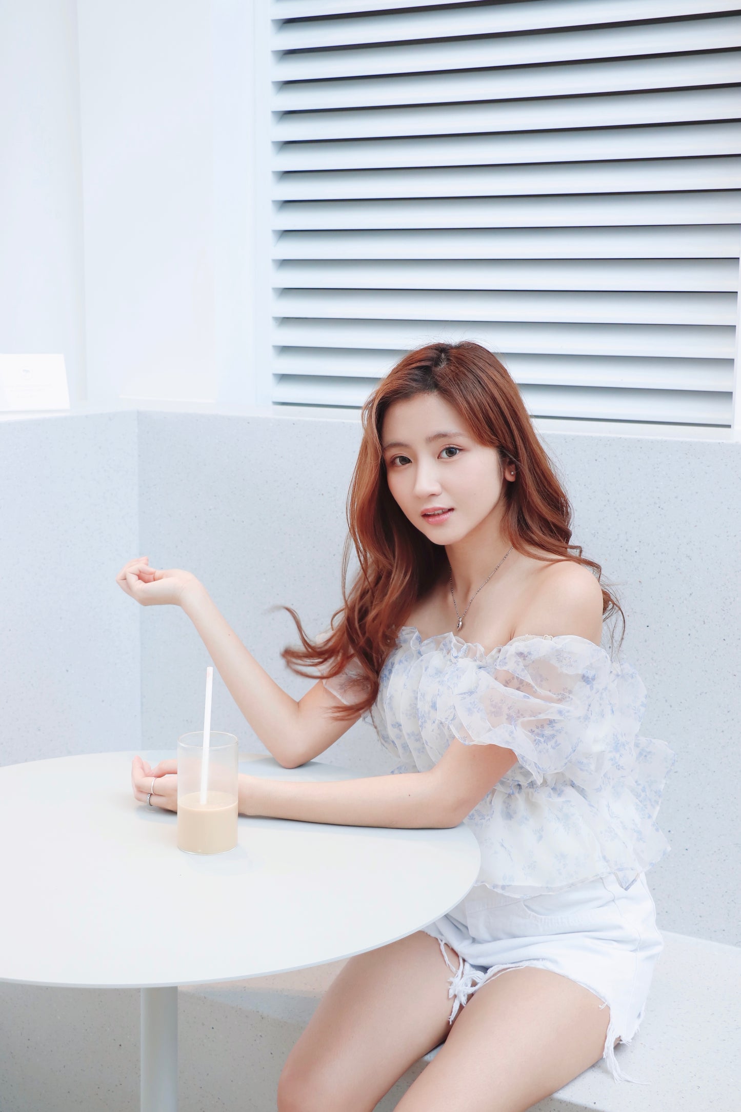 薄紗碎花兩著泡泡袖衫